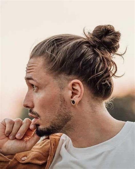 taper chignon homme|Taper pour cheveux longs : 30 façons de porter cette coupe pour。